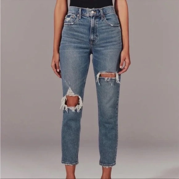 Abercrombie & Fitch Denim - NWT Abercrombie Curve Love High Rise Mom Jean